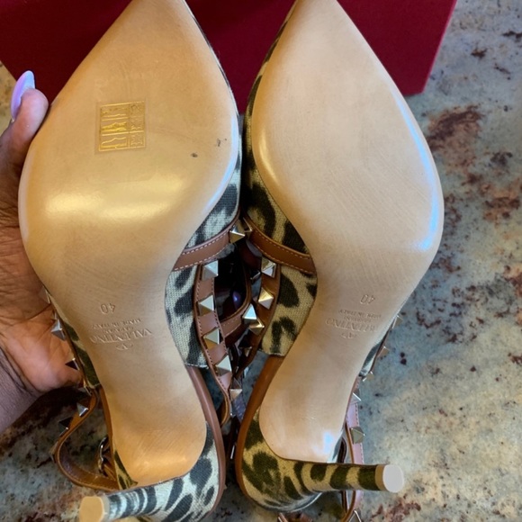 Valentino Garavani Rockstud 40MM Calf Hair Ankle Strap Pump Size 40 - Picture 5 of 7